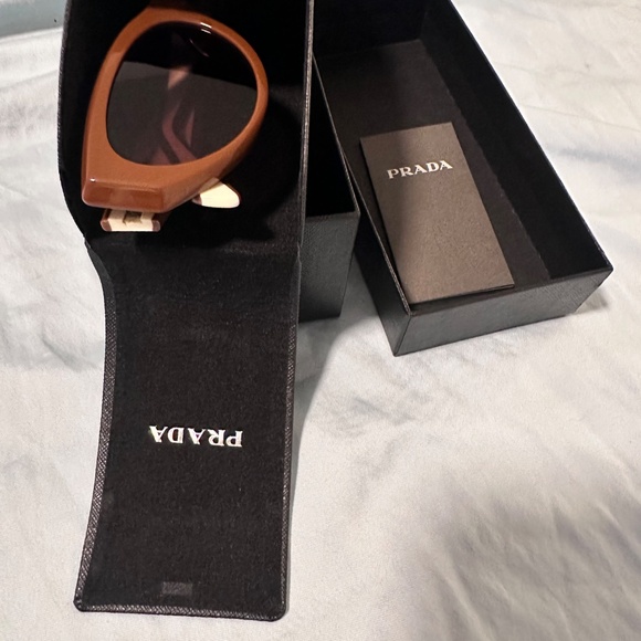 Prada sunglasses - Picture 11 of 12